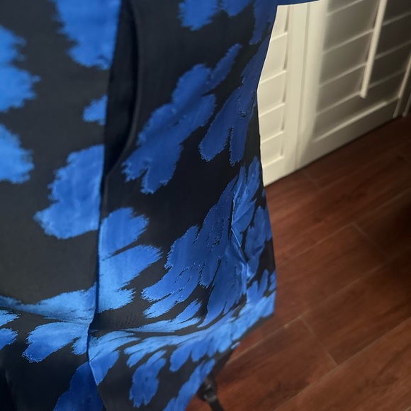 Elegant Blue Floral Dress - Picture 13 of 13